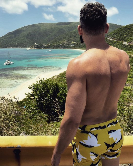 Got my eyes on a shark&hellip; https://t.co/SJAPqnCeDh<a href="/tag/rainonme"class="tags"><span>#rainonme</span></a><a href="/tag/theobrady"class="tags"><span>#theobrady</span></a>