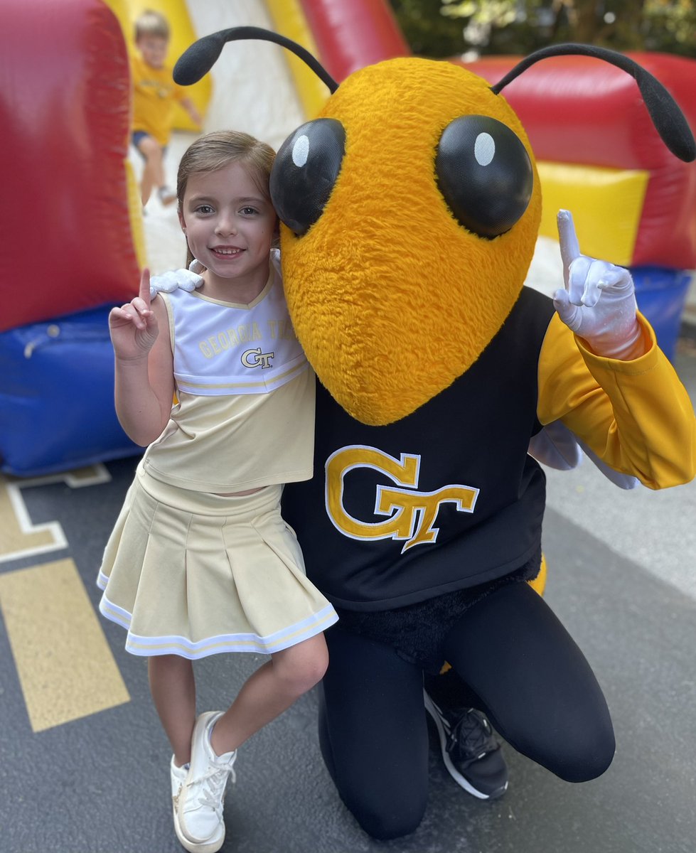 TimDavi92229135's tweet photo. One more day till game day! 🐝🐝🐝 https://t.co/lHsWZdFosv