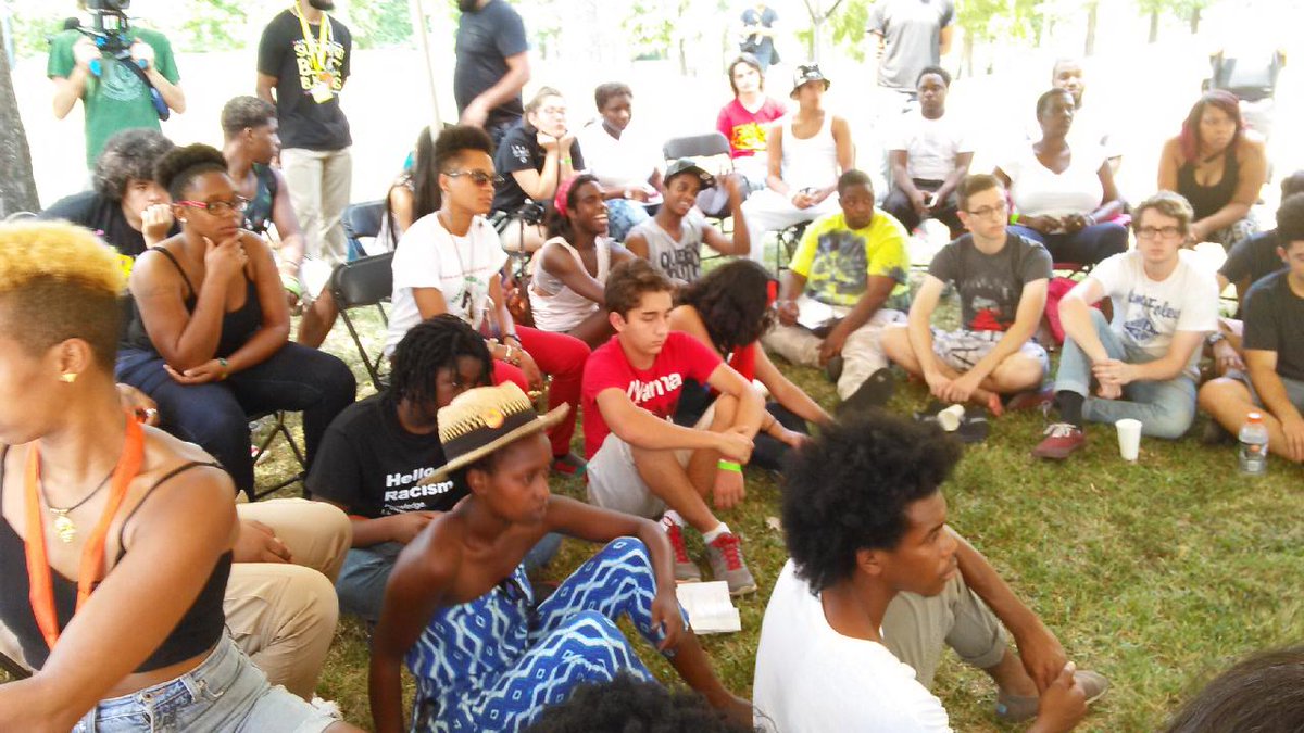 ProjectSouth's tweet photo. It's Flashback Friday! 35 years & counting! Summer 2015, New Orleans. Youth delegation, Project South & the South Atlanta neighborhood youth organizing efforts during @southernmovt's Youth Assembly. Youth learned from each other & brought change to communities!
#ProjectSouth35 https://t.co/X5wZyXGR3M