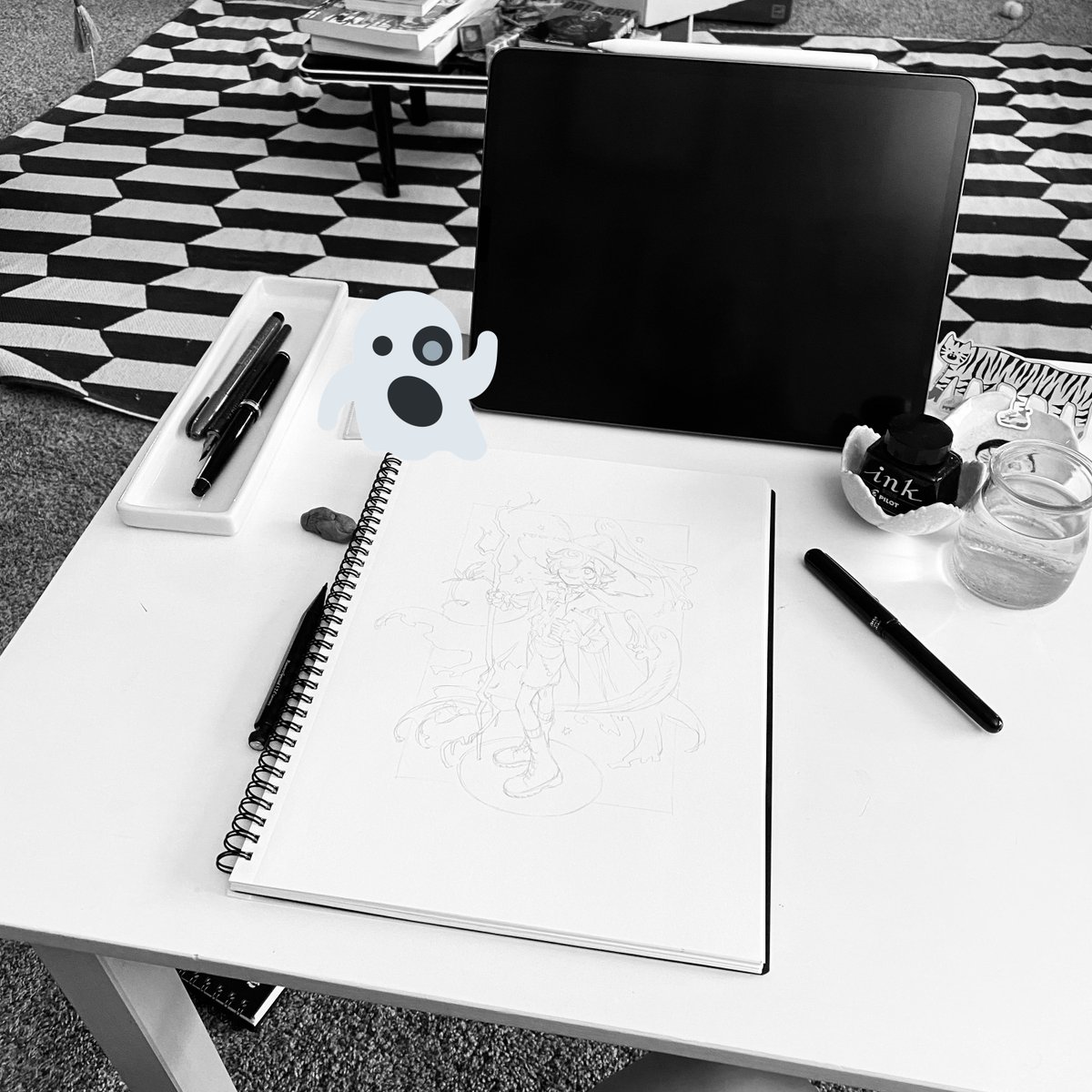 process:
1. sketch digitally 
2. trace from cintiq onto sketchbook paper
3. ink lines w g-pen, other pens
4. fill in blacks🖤 