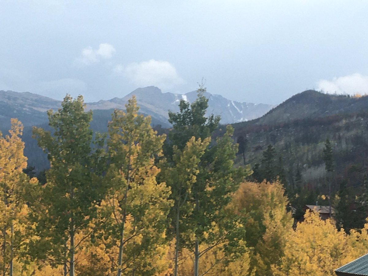 joselab_psu's tweet image. Attending the Rocky Mountain Virology meeting ...and what a view!