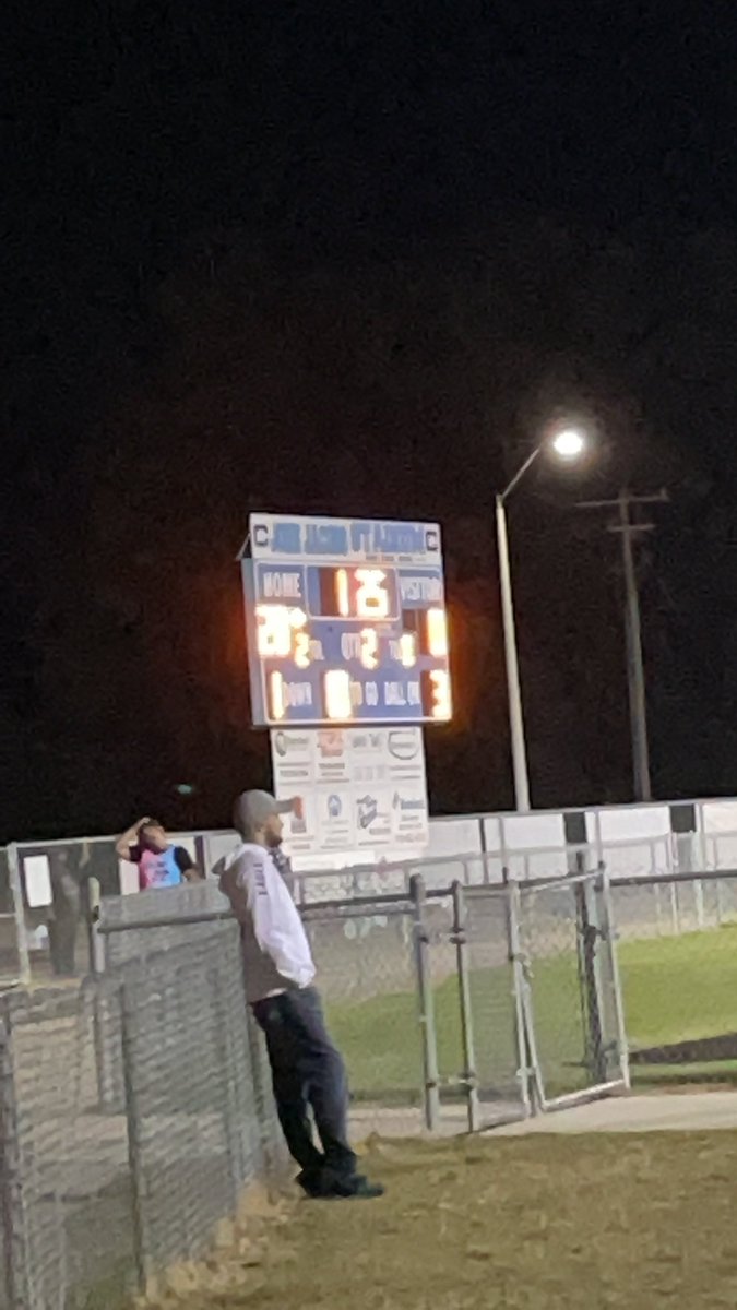freakomom's tweet photo. 28-0 CVHS #clevelandproud https://t.co/5PtZcTQXHw