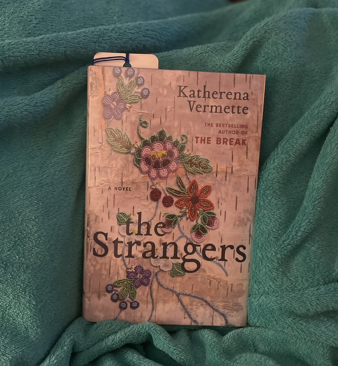 LiteraryHoarder's tweet photo. Friday night #FridayReads #GillerPrize #ShadowGiller https://t.co/1SQKglzeYH