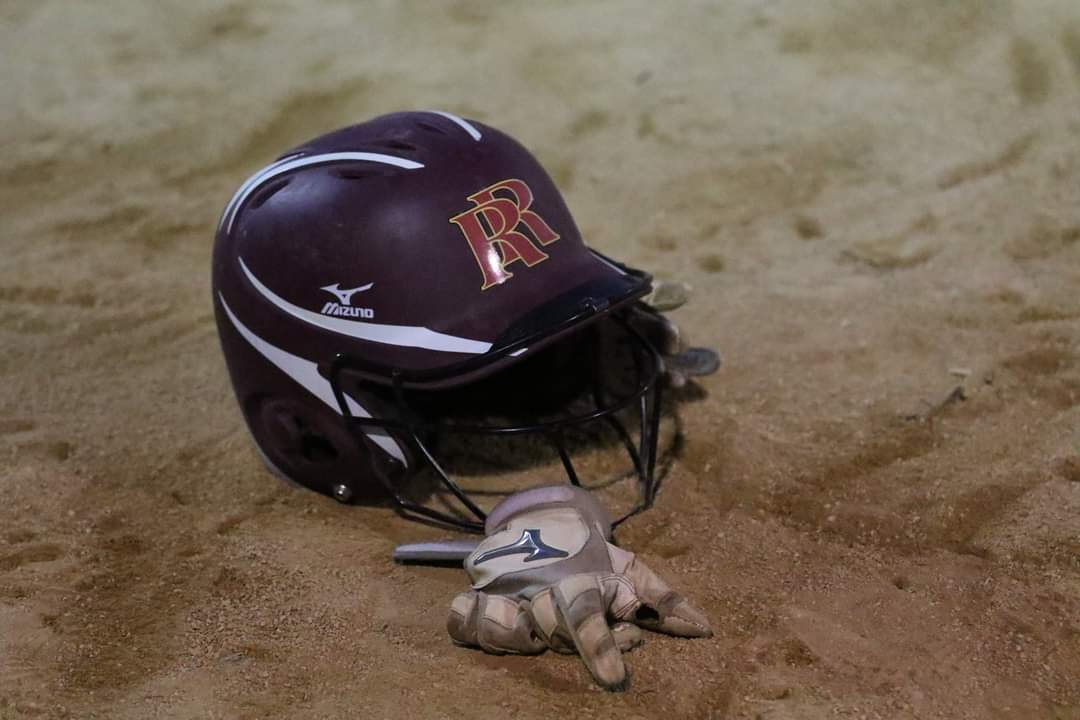 RRiderSoftball's tweet photo. Thanks for the memories. ❤️💛🤍 https://t.co/O8fKPKAGMG
