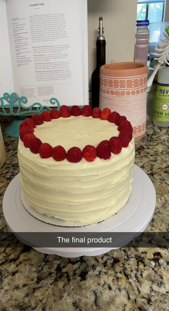 AnnaMariee21's tweet photo. Enjoy this progression of me making a birthday cake for my mom this past week https://t.co/OZZXGimP6F