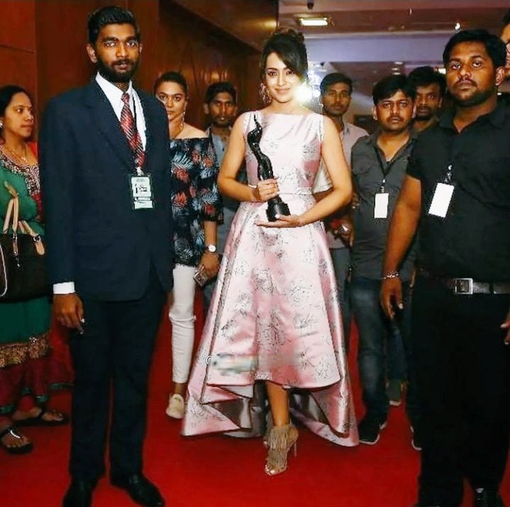 FAq-CtvXIAMbUmV?format=jpg&name=900x900