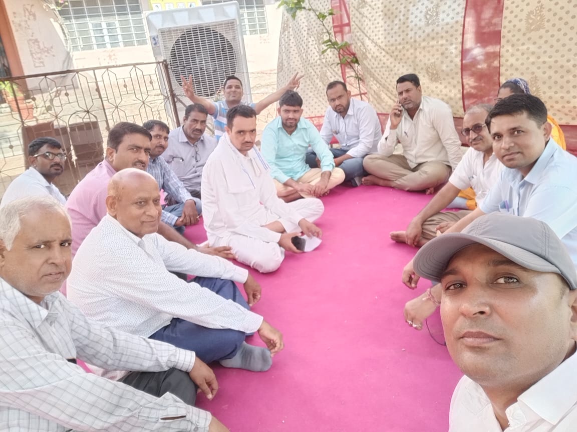 तब तक लड़ना मत छोड़ो जब तक अपनी तय की हुई जगह पर ना पहुँच जाओ।

- अब्दुल कलाम
#पुरानी_पेंशन_लागू_करो
#RestoreOldPension
<a href="/LaluramGodara2/">Laluram Godara</a>