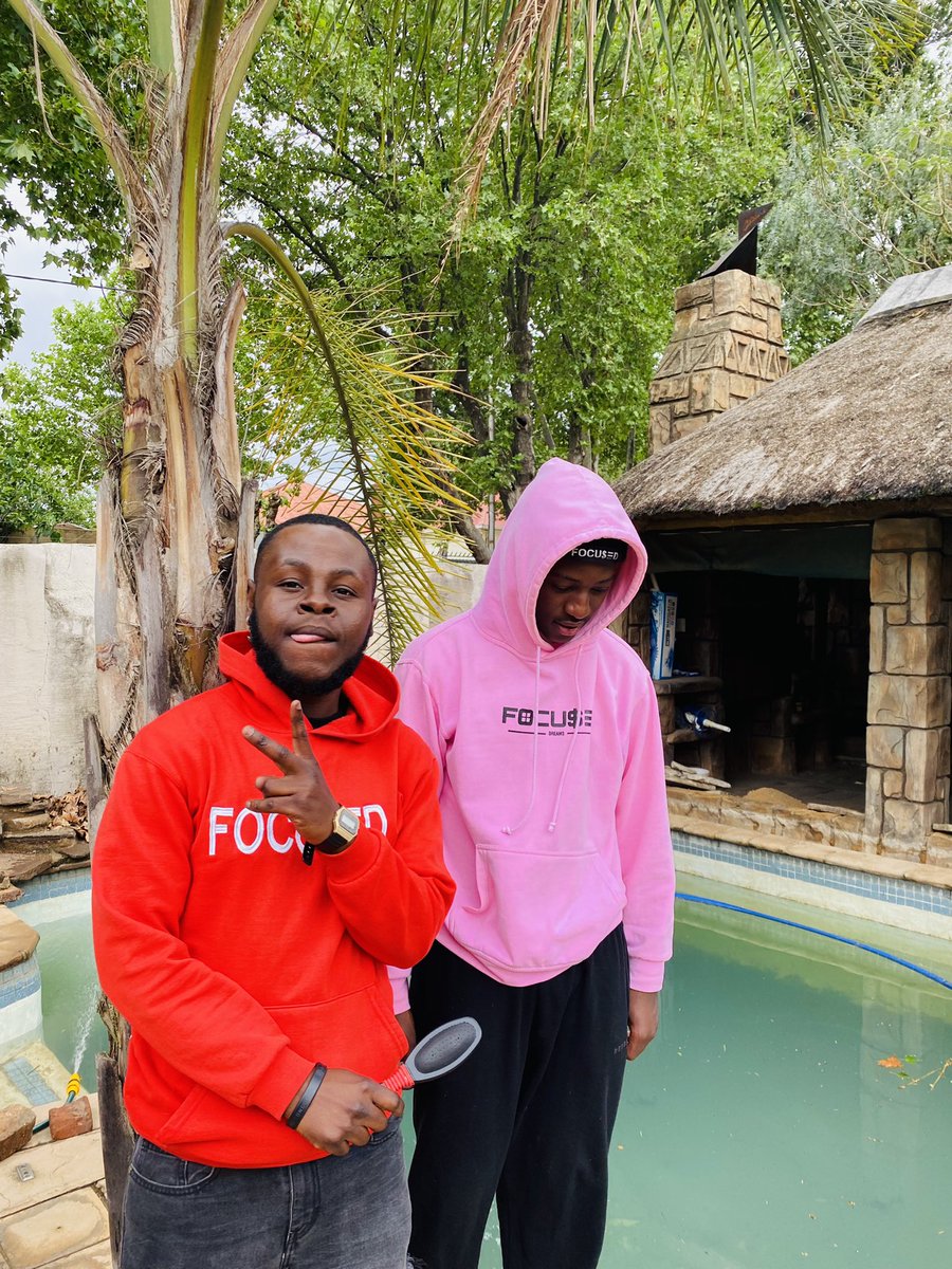 Mathieu_Focused's tweet image. I got all the sauce I wrote the recipe
@lucasraps_sa 
#regularshit  @its_your_boy_magnum 
#focusedgoldenday 
#focusedisamovement