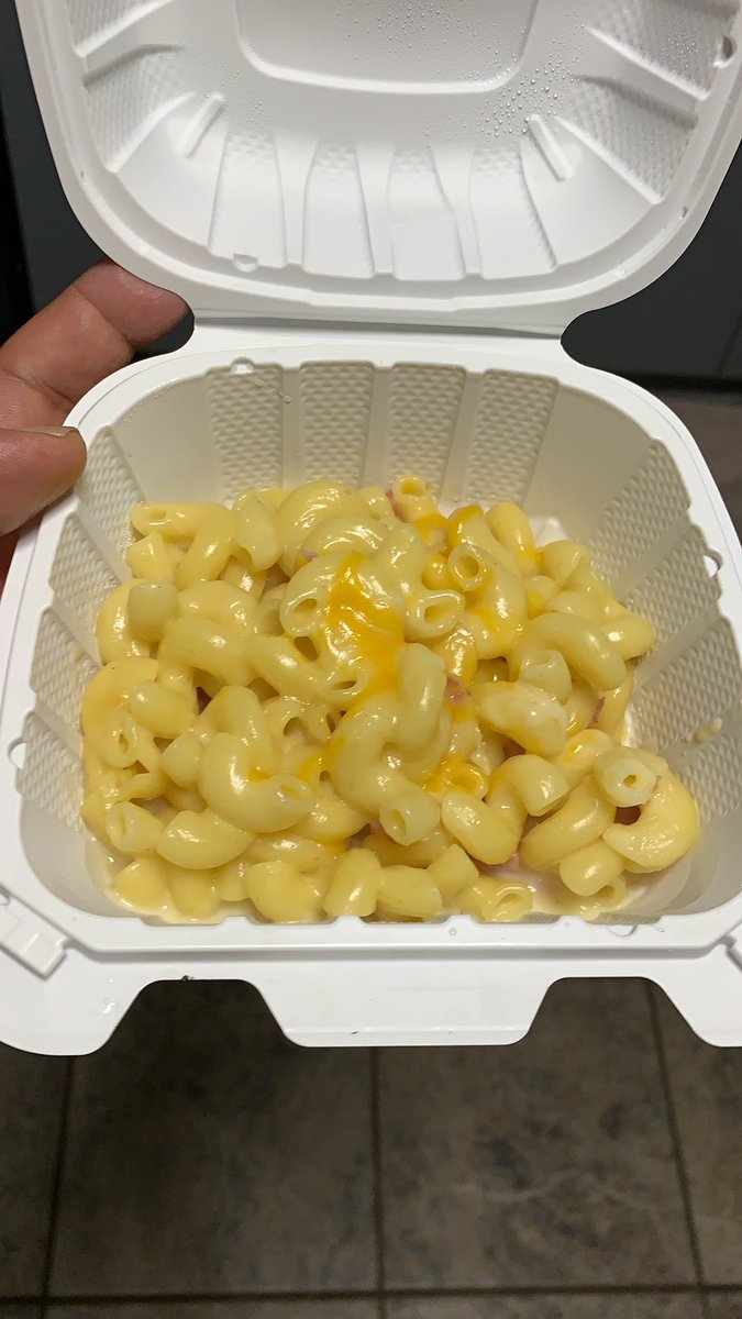 DannyGoya's tweet photo. @BigCityDiner seriously? Trying to support Kaimukī and local business so I took my family here (spent $80+)   ordered Mac &amp; cheese with ham as a takeout for my youngest. Can you see the ham? Seriously one thin layer of Mac &amp; cheese. SMH- guess this is a biz we won’t be supporting https://t.co/L3GRCHxA4r