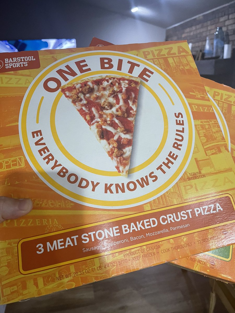 bridgeb3's tweet image. Finally picked up a few of these for the big game tomorrow @stoolpresidente  #onebitepizza   Hogs by 90