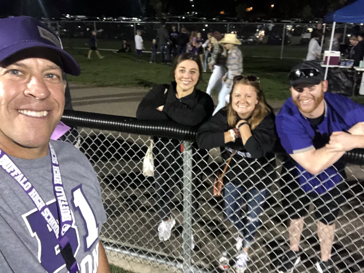BHSBison's tweet photo. BHS alum back hot homecoming!!! https://t.co/V9i8gHe1vH