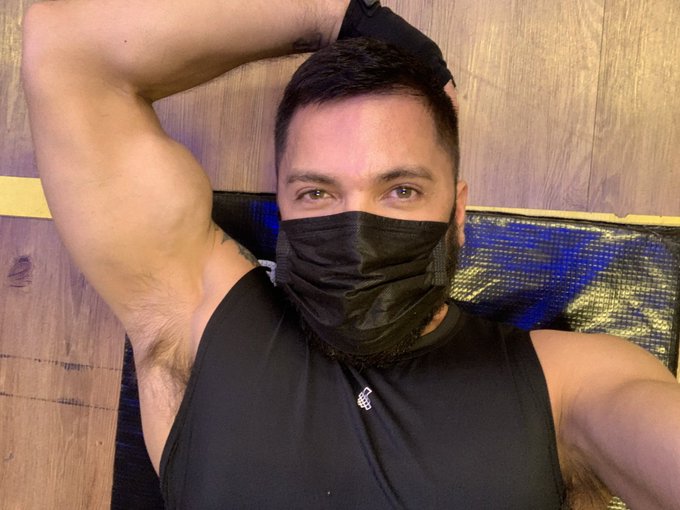 Who’s into ripe pits? #ripepits #armpits https://t.co/v4hTzyztV3