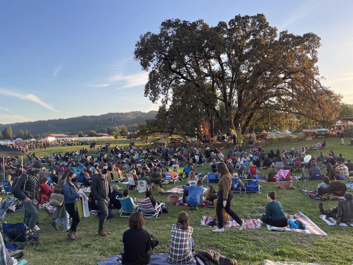 SamAdamsPDX's tweet photo. Much missed in 2020: woohoo Harvest Festival Pick-a-tho is back!!! https://t.co/a94xKtxcHu #underthebigtree #topazfarm https://t.co/0wLcU5PW3x