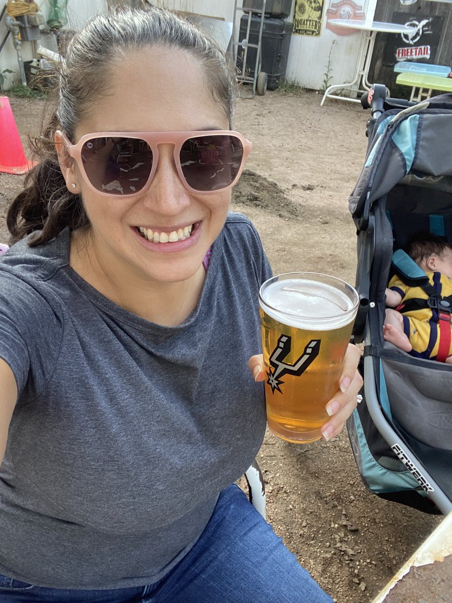 Taking my <a href="/Knockaround/">Knockaround®</a> sunnies to First Friday. Prost!
#knockaroundBR #bibchat #firstfriday #runlife #fridayvibes #runner #bibravepro