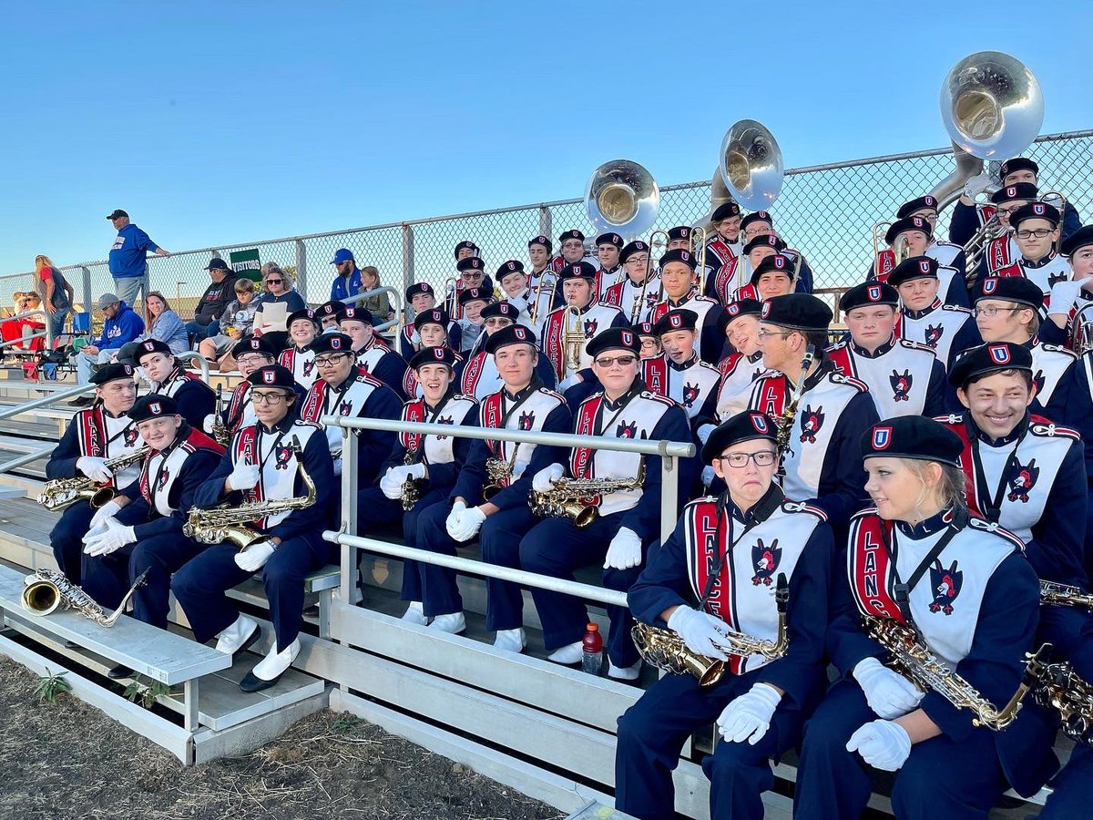 lancerband1's tweet photo. Another beautiful night for football and marching band! #band #bandfam #marchingband #footballfriday #woodwind #brass #percussion #flagline https://t.co/z0tnN9SIFn