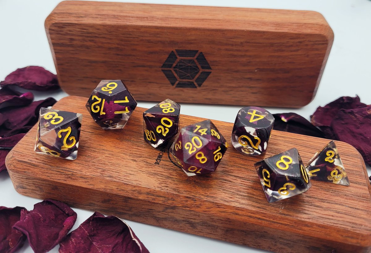 CritCastResin's tweet photo. #Critober day 1 - Floral 🌹

These gorgeous dice were crafted by the talented @fortunefeyvours! So much life and beauty captured in little click clacks 

#CritCastResin #CritCast #Resin #ResinCrafts #ResinArt #resinmolds #ResinArtists #ResinDice #ResinCrafting #ResinCasting https://t.co/e2MSffeSqI