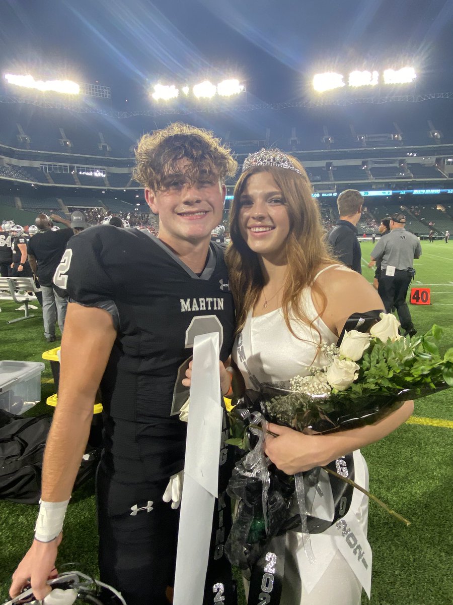 Congrats to our Homecoming King and Queen 
❤️Trey Cochran and Zella Baresh 🖤