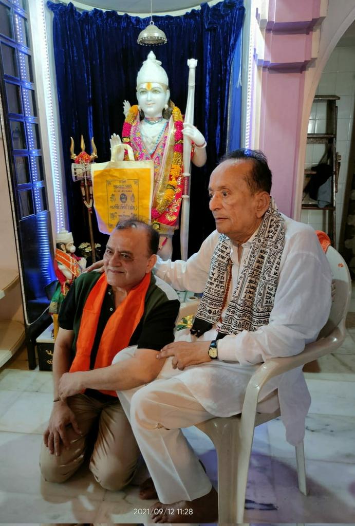 Sunil lahri on Twitter: ""Ram Bhakt Ravan" Arvind Trivedi ji ki latest picture Hamare Mitra Mayank Bhai ke saath Arvind bhai Ke Gaon idar Mein....⦠https://t.co/E4AaMzBqWP"