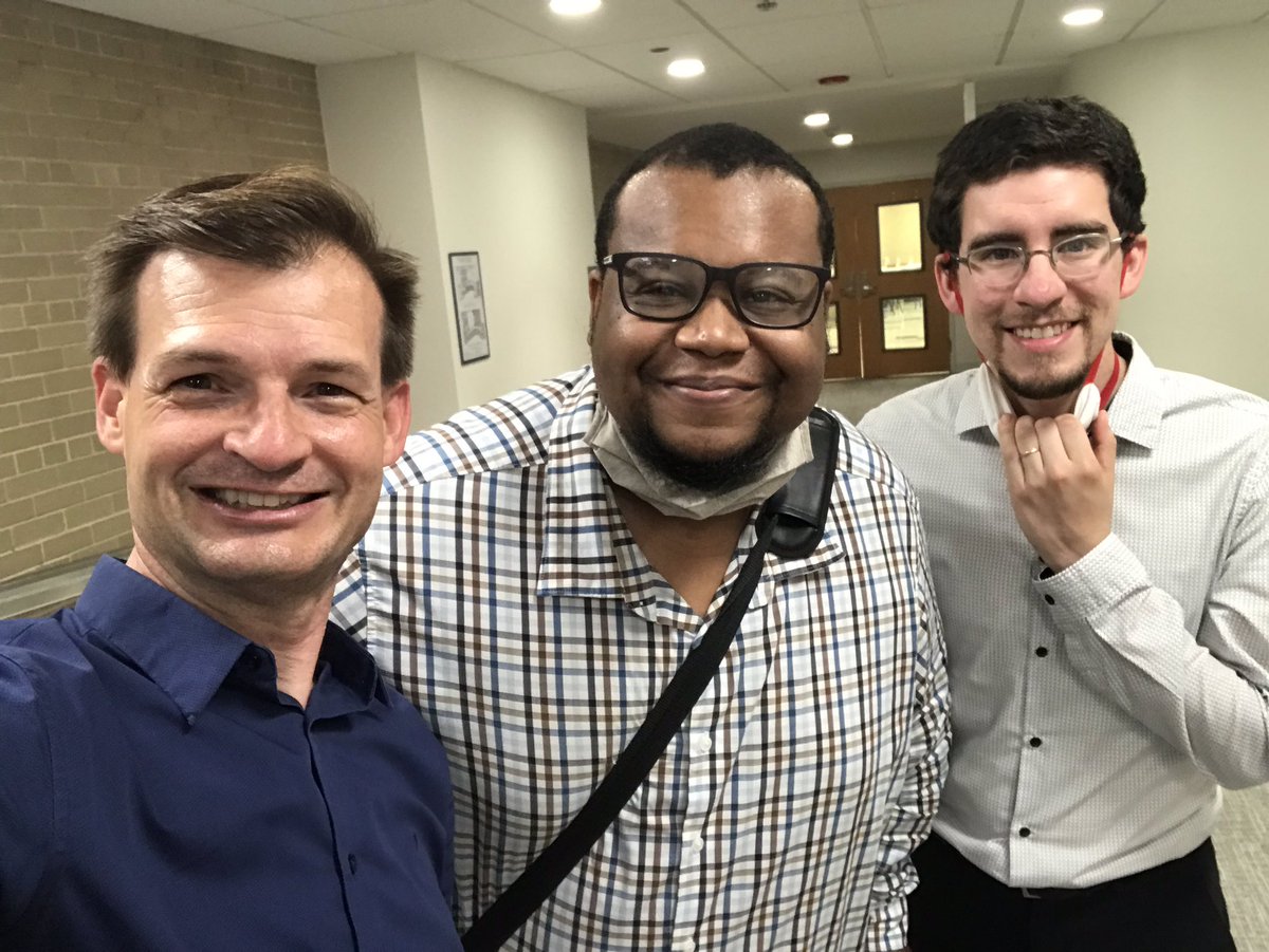 Immediately after I gave the world premiere of #composer <a href="/evanwilliamsmus/">Evan Williams</a> piece for viola and piano “The Devil in the Belfry.” With pianist <a href="/MDelfinMusic/">Michael Delfin</a> in Chicago at <a href="/EarTaxiFestival/">Ear Taxi Festival</a>. 
#newmusic #Chicago #piano #viola