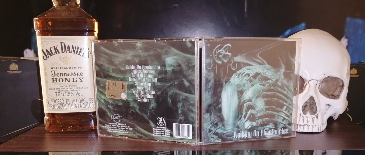 Octubre, 2001 #WitheringSurface 🇩🇰 lanza su álbum 'Walking On Phantom Ice' Grabado y Mezclado en #BernoStudio, Masterizado en  #Ossisounds produccion, mezcla e Ing por Berno Paulsson y Johan Liiva
#EsteMesEnElMetal
#DeathMetal #MelodicDeathMetal #WS