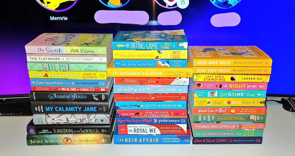 darkangel231988's tweet photo. Sept. #BookHaul! @KerriManiscalco @HoJay92 @CynthiaHand @Brodiashton @jodimeadows @vegarollins @EverSoAli @thewritinghippo @jaydee_ell @Sally__Thorne @HelenaHunting @ChristinaLauren @SophieSWrites @thebestjasmine @Sonali_Dev @DevonDaniels_ @fuggirls @aereichert @AlishaRai 📚 https://t.co/ECSqBBde4C