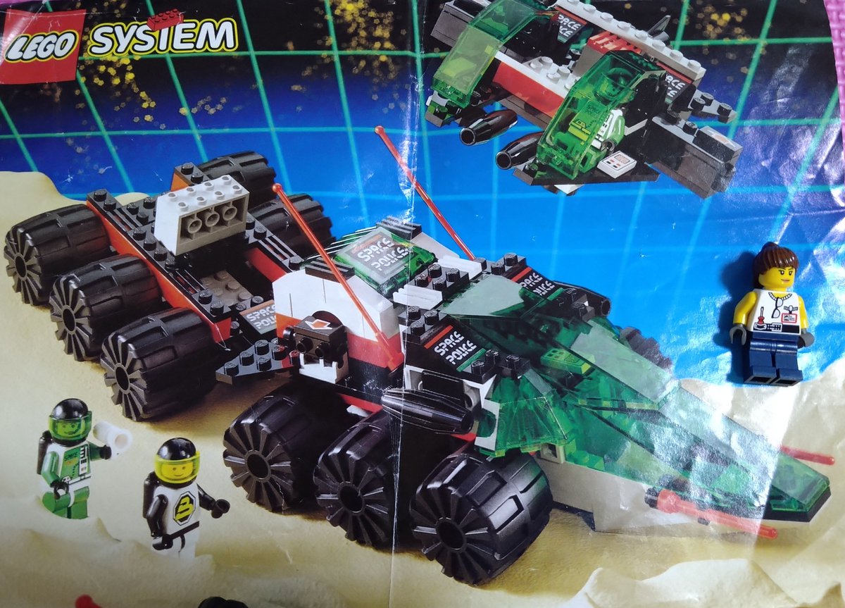 and_shao's tweet image. LEGO　SPACEP OLICE　6957
北海道の従兄弟から送られてきた年代物のLEGO😁30年以上前？
作り方の説明書無かったら作れなかったよ😅
足りないパーツは他で代用してなんとか半分くらい完成！
LEGO楽しい😍
子供達もカッコイイ〜と言ってます😆
#LEGO #SPACEPOLICE