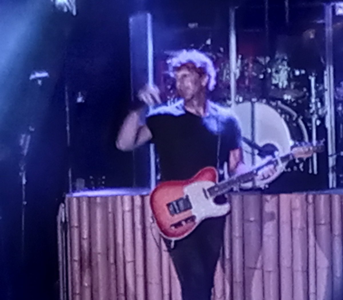 moonlitefire's tweet photo. We had #GoodDirections where #PeopleAreCrazy and the thing is we're #PrettyGoodAtDrinkingBeer @BillyBobsTexas @billycurrington ๐บ๐ @MillerLite https://t.co/299oIRmyDw
