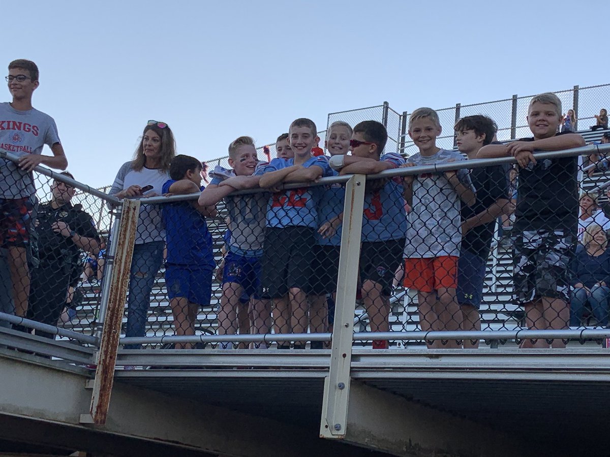Fun to see these former and current  <a href="/CISKnights/">CIS Knight Nation</a> students tonight! Love the smiles, guys! Good luck this weekend! <a href="/Kings_Schools/">Kings Local Schools</a>  <a href="/KJHKnights/">Kings Junior High</a> #fridaynightlights