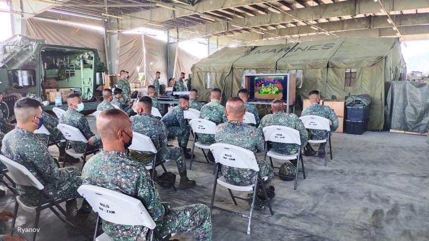 Philippine_Navy's tweet photo. SYNERGIZING CAPABILITIES | PMC conducts cross-training among its Operations, Artillery, and Armor Schools.

Full PMC story here: https://t.co/2VypK3BSbI

(Photo credits: MSA, AABN)

#PHMarinesCorps
#ModernandMultiCapablePHNavy 
#AFPyoucanTRUST https://t.co/5T0kWgD1eJ