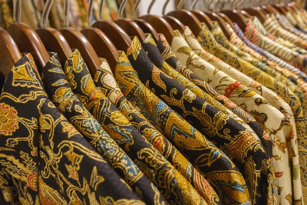 Bukan hanya sebagai warisan budaya, batik terbukti membantu meningkatkan perekonomian masyarakat Indonesia. #BatikMendunia