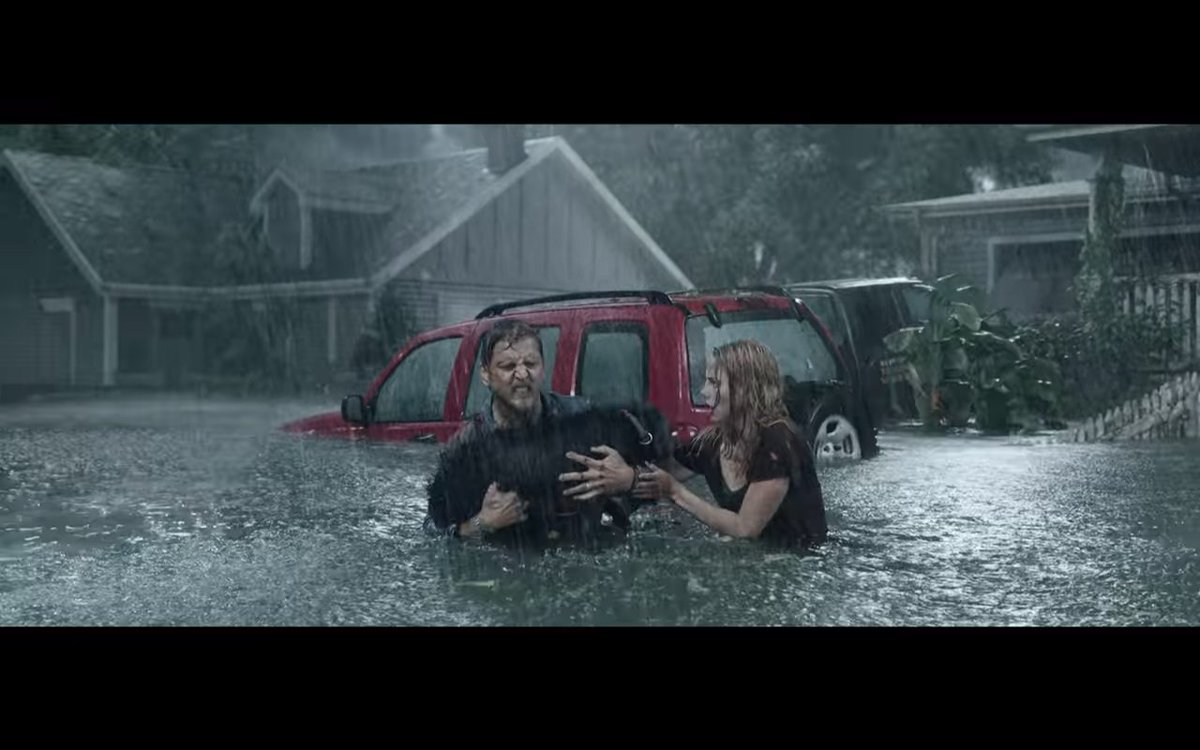 Jubphitnang's tweet image. ภาพน้ำท่วมบนเพจอาจารยศิโรตม์อย่างกับภาคต่อของ Crawl (คลานขย้ำ) เหมือนยันรถ