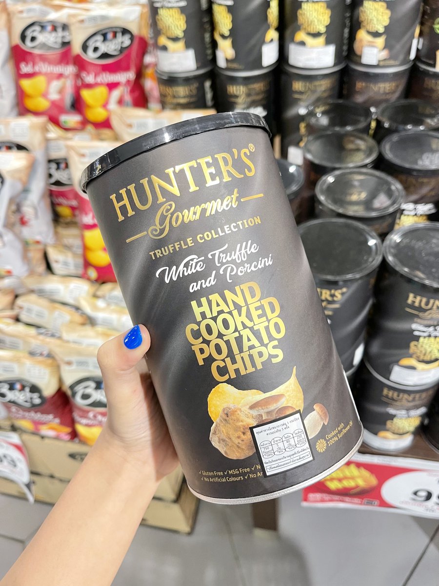 cloudysstory's tweet photo. เป็น chips ที่โคตรอร่อย ปกติชอบรส black truffle กลิ่นทรัฟเฟิลชัดมาก มันฝรั่งคือหนาอ่ะ ไม่มาแบบบางๆ กินเพลินโคตร ดีมาก ชั้นสั่งจากในแอพส้มมาร้อยกว่า เจอที่ tops 99 จะร้อง https://t.co/agKz8HrxGl