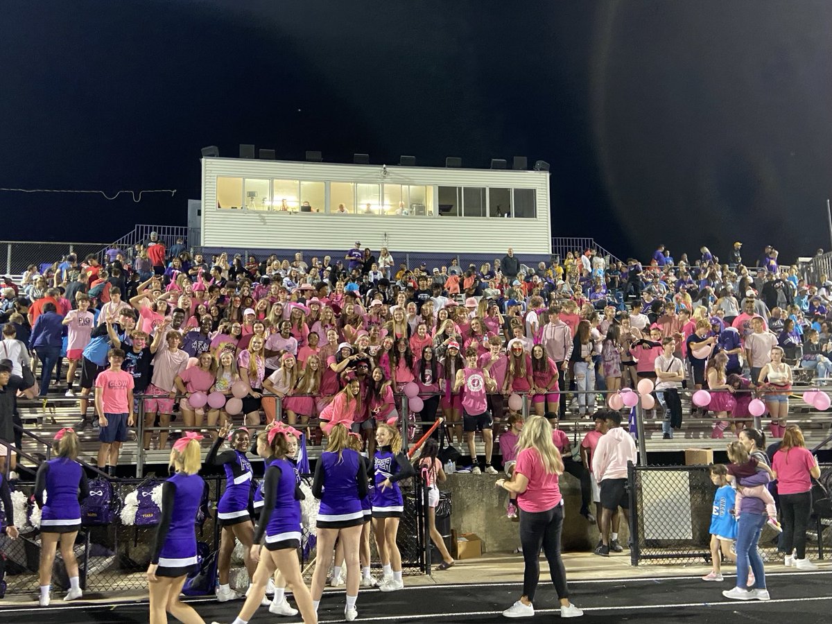 PHSStudentSCTN's tweet image. That’s another PIRATE WIN against Tonganoxie!!!! 💗💗 ⁦@PiperPirateFB⁩