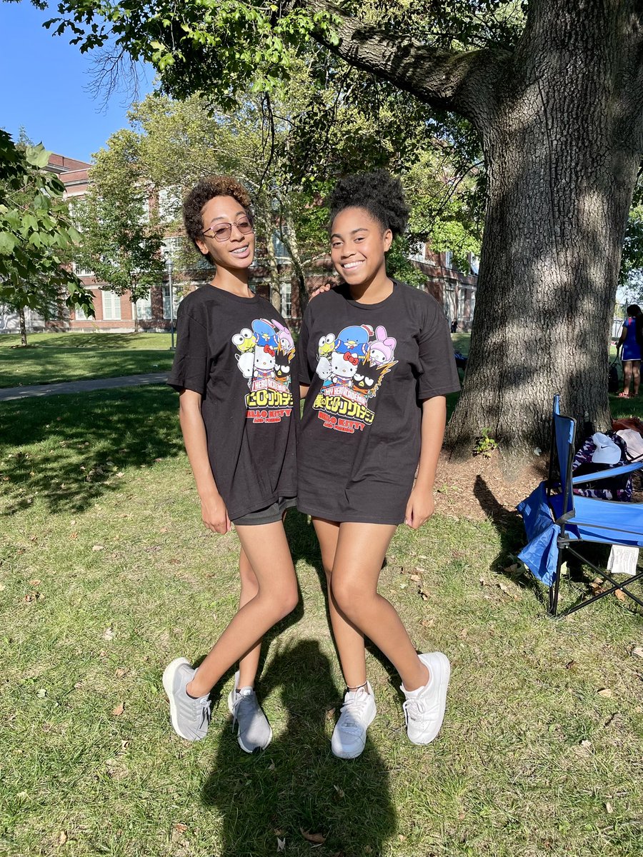 CIHSLions's tweet photo. Spirit week, homecoming court, crowning homecoming royalty? Now THAT’S a busy week! Way to come together and celebrate our school, Lions! Looking forward to more adventures together! @ColsCitySchools #BeElite #CIHSLions #Classof2022 https://t.co/zobaOVwhGL