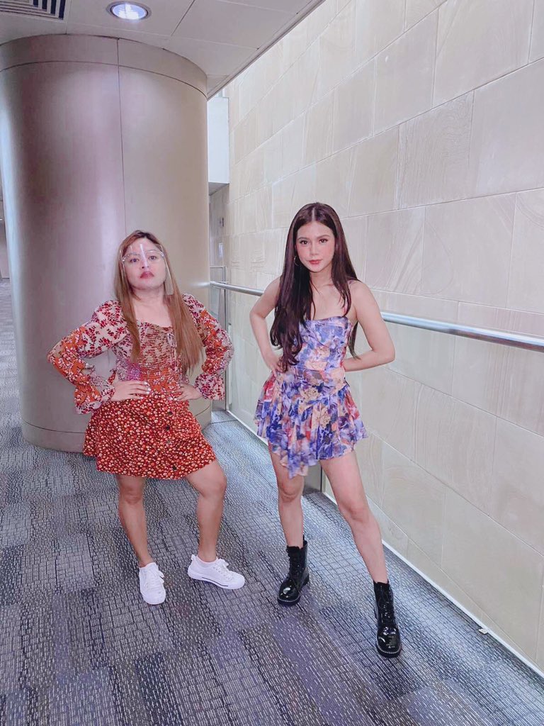 alorskieee's tweet photo. Napa-SANAOL ako sa Qatanungan na ito🥺 Mandadamay ako! Di pwedeng ako lang! Panuorin kung #IQangNagwagi kina Maris at Rico🤍 Valentine’s special na ba agad sa pilot ep? Mamaya na po yan 6pm! Sa ABSCBN entertainment youtube channel❤️💙💚 https://t.co/82zTMSpJwd