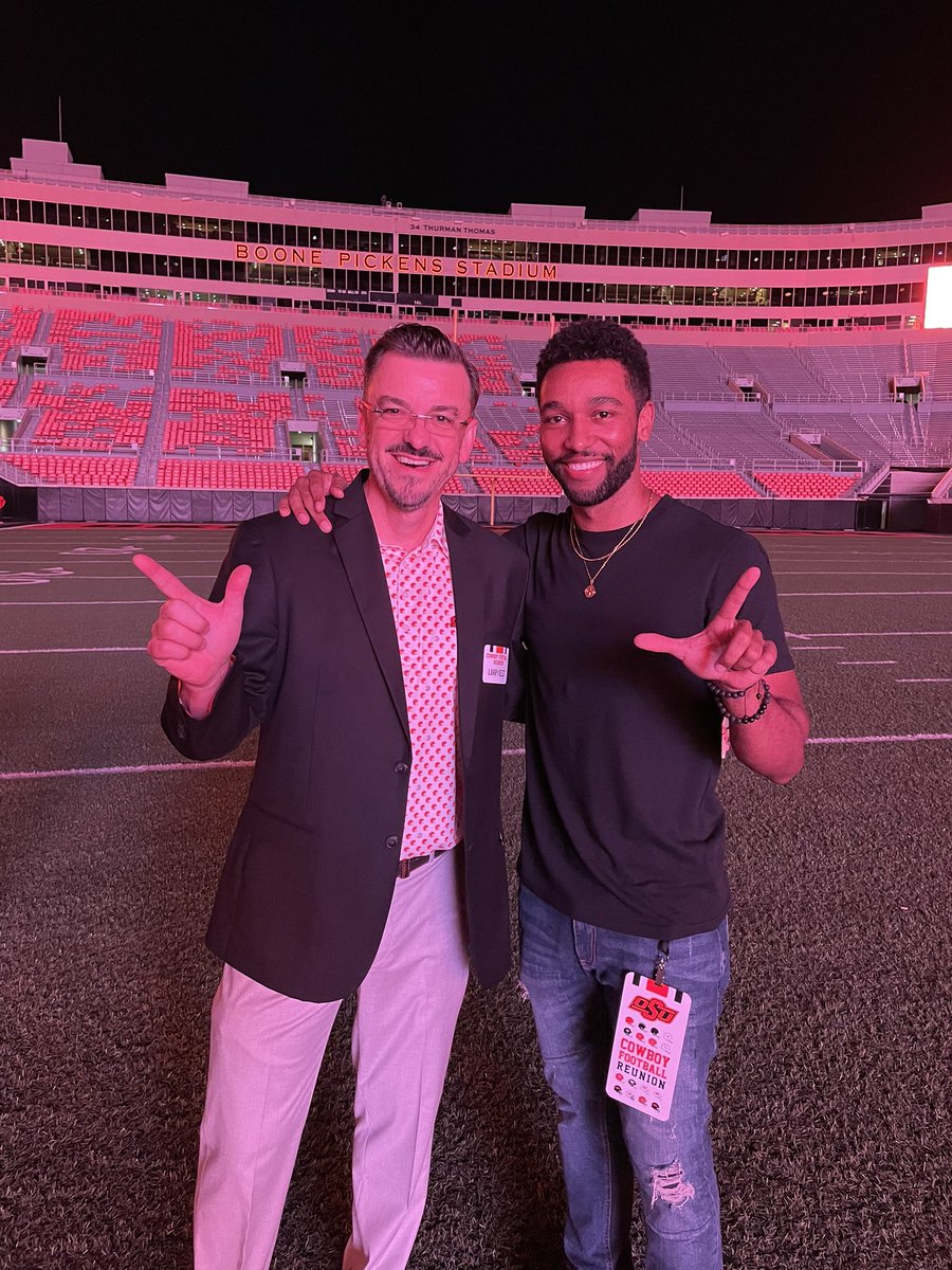 cowboyvoice's tweet image. This doctor made a house call… or at least he came home. @GreysABC Dr. Winston Ndugu aka @CowboyFB’s Anthony Hill. @AntHilll welcome home, Cowboy! Hope you &amp;amp; your teammates have a blast. #GoPokes