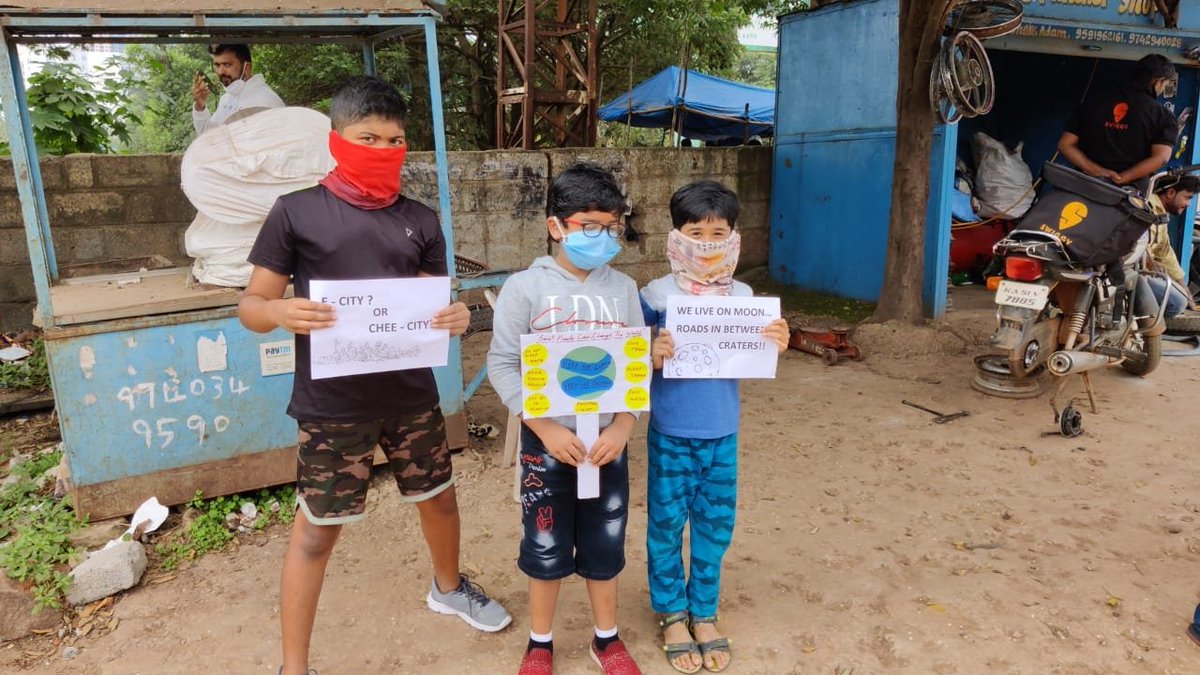 EdodiShyam's tweet photo. Bengaluru Electronic City apartment Residents demonstrates against the apathy of civic authorities

#electroniccityforbbmp https://t.co/ab4LyoCd5D