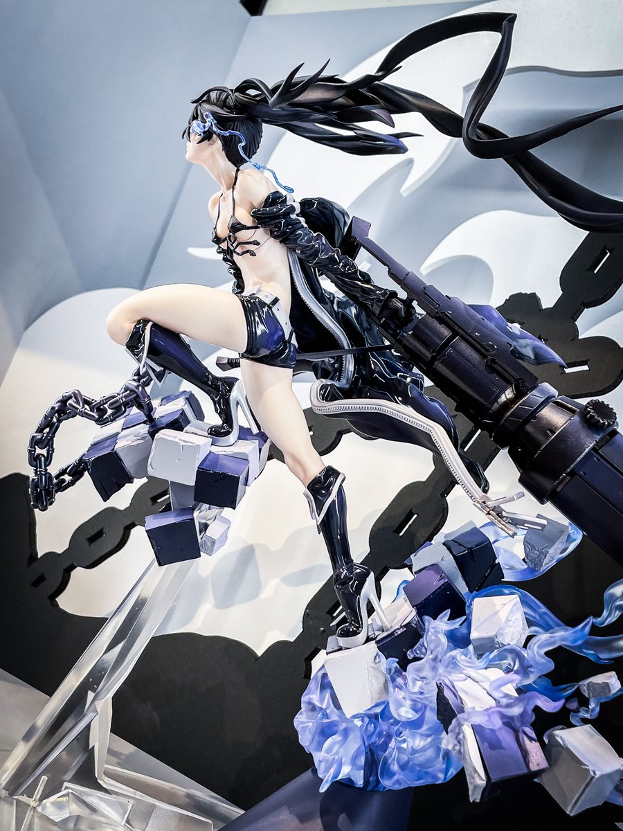 1/7 scale Black Rock Shooter HxxG Edition. Figure by Max Factory