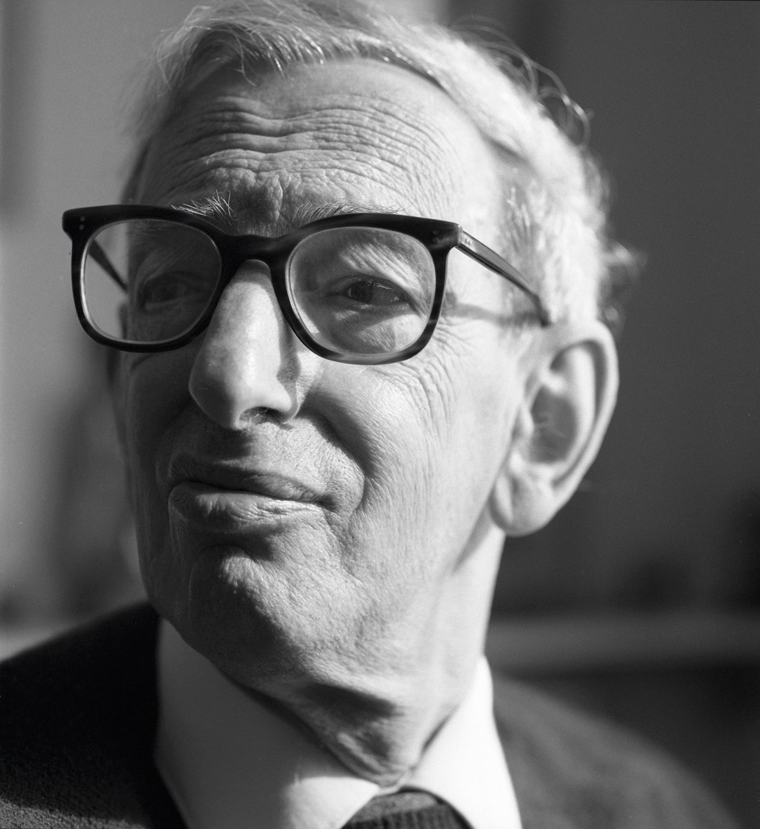 temeldemirer's tweet image. 1 Ekim 2012: Eric Hobsbawm’ı Kaybettik
ANISINA SAYGIYLA

BARİKATIN ARDINDAKİLERİN TARİHÇİSİ: ERIC HOBSBAWM-TEMEL DEMİRER

temeldemirer.blogspot.com/2015/07/barika…

#EricHobsbawm