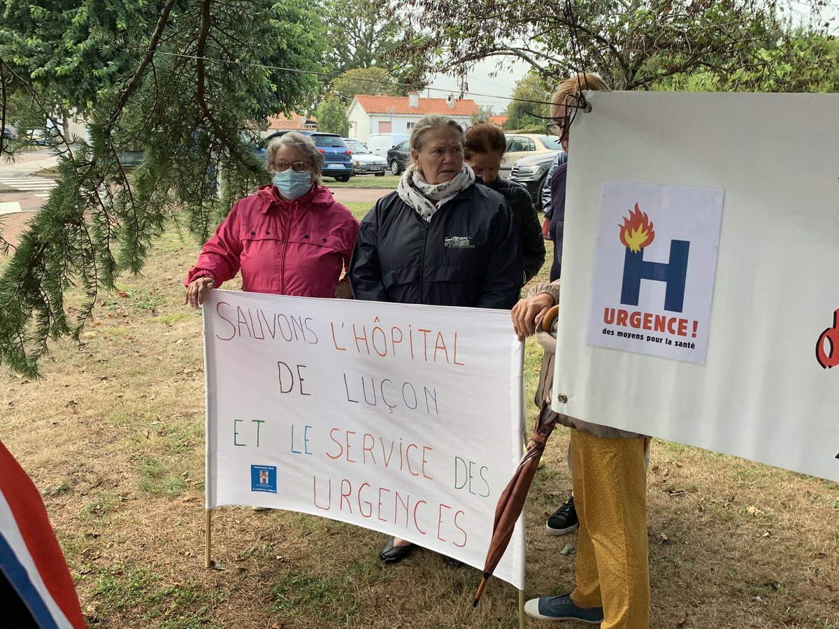 acharpentier85's tweet photo. #urgences
Nouveau rassemblement ce vendredi devant les Urgences de Ville de Luçon pour montrer à l’ARS notre attachement et la volonté de garder ouvert 7 jours sur 7 et 24h-24h les urgences. La sécurité est une priorité et chaque vendeen doit y avoir accès.
Nous ne lâcherons rien https://t.co/UNnf2ZE4nO