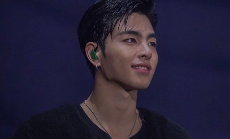 simpforjunhoe's tweet photo. koo junhoe from iKON’s one of a kind vocals evolution, a thread (with descriptions); https://t.co/CcejpJVj2s