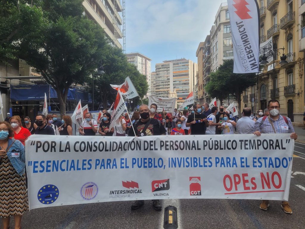 ManuSalutIV's tweet photo. 📣MANIFESTACIÓ per la consolidació del personal públic en abús de temporalitat a #València #2_O 11🕚
#Fijezaxley
Les persones 👉NO SOM D’USAR I TIRAR #EnLluita 
#FixesaJa #FijezaYaEsConstitucional #FijezaYa
@IntersindicalV @STEPV_Iv
@CoordLey @ceppt2021
@INTERACCAYTOVLC
@iv_stas https://t.co/kW9HfCPN38