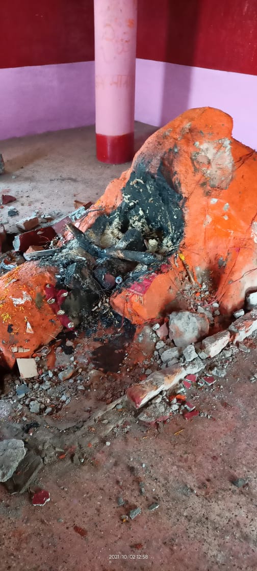 WMartyrs's tweet photo. Reportedly Bharagshikha Mata Mandir has been att@cked by the Jih@dis in Mattan, Anantnag today ..#Kashmir #Kashmiri #Hindus @LostTemple7 @BharatTemples_ @ReclaimTemples @TheIndianTemple @TheSaveTemples https://t.co/vcjmTHg4NB