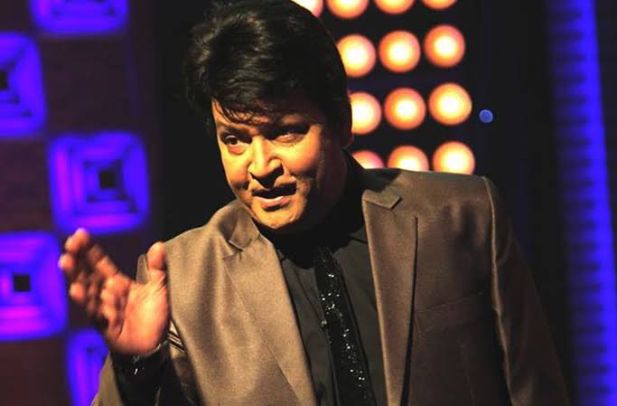 I am so heart broken on the death of #UmerShareef sb. He was indeed the undisputed king of comedy and the legend of Pakistan. May Allah SWT forgive him, elevate his ranks and grant him Jannatul Firdaus, Ameen. Please recite Surah Fatiha for his soul. #Respect