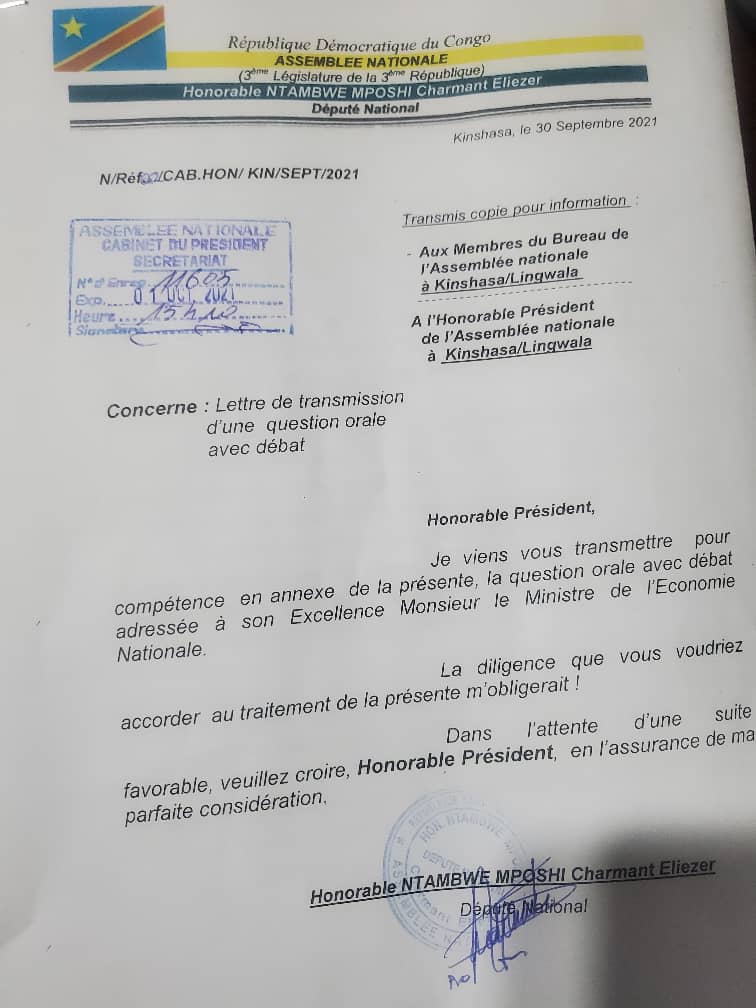 IsralMutombo11's tweet photo. Réglementation du petit commerce en Rdc: une question orale avec débat déposé au bureau mboso par l'@HonorableEliez1  a l'encontre du ministre de l'économie nationale au sujet de l'exercice du petit commerce par les étrangers qui vendent même en détail. https://t.co/cPiVkoK1zx