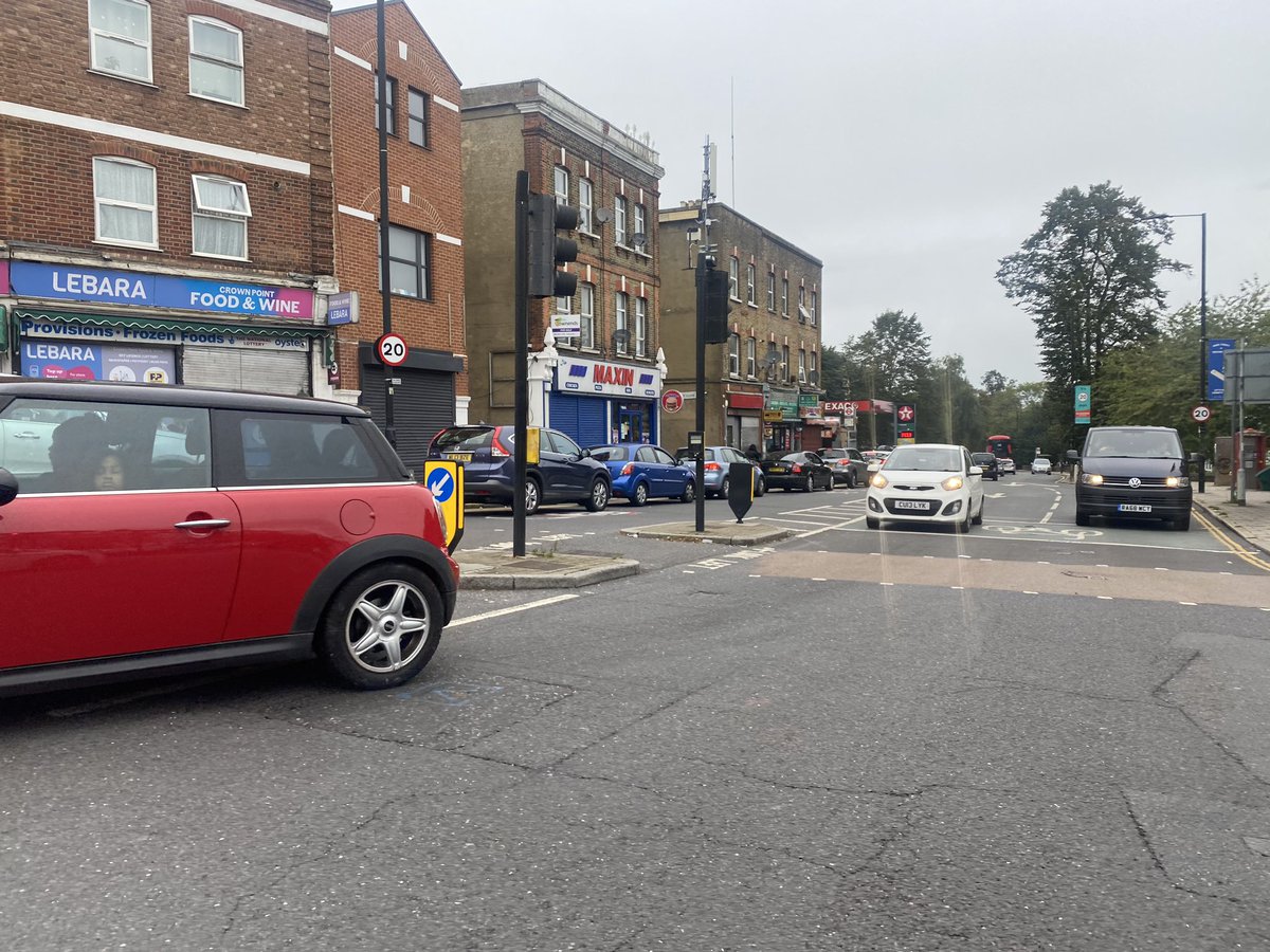 Lewis Goodall tweet media