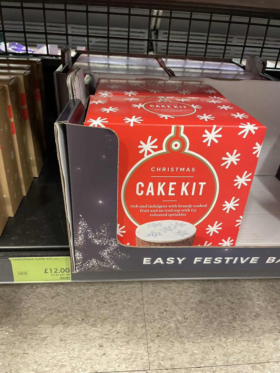 All_Things_New_'s tweet photo. Festive Finds! 🎅🏼 At M&S @marksandspencer #mands #mns #mandsfood #flapjacks #biscuits #christmascake #cakekit #baking #christmas #festive #wellthisisnew https://t.co/JoMZaZ9s0x
