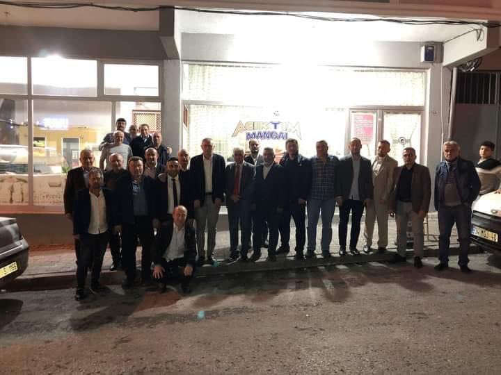 kurt6034's tweet photo. Mehmet akif mahallemizin haftalık olağan toplantısına İlçe başkanımız İlçe bşk yrd ve Yönetim kurulu üyemizle katılım sağladık.Mahalle teşkilatımızın heyacanı motıvasyonu tam hedef 2023  @servetyazici @avrecepsencan @BirnurYagiz @Halil84953768 @Sukruuyanik_ @mustaffaduman https://t.co/51SrCJNt8Y