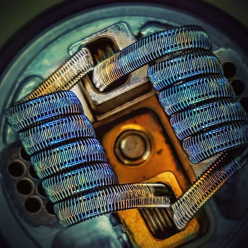 Happy Saturday! From today, new customers will get a complimentary 20%off on us, just create an account on our site and use code NEW with your 1st purchase!
🌐wickedwires.co.uk
🔞You need to be of legal vaping age
📸:IG@r00k13.v4p3r
#WickedWiresUk #Revwrapz #HandmadeCoils