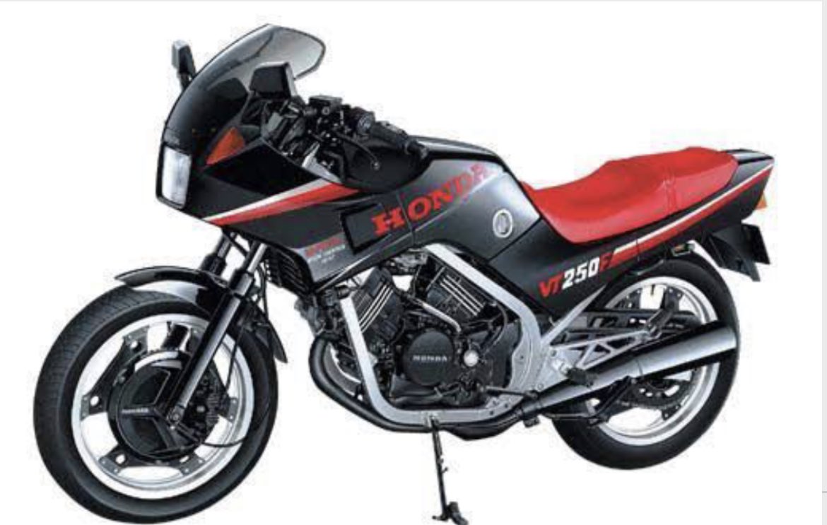 CB400_monkey's tweet photo. ジェイド250かVT250feを売って欲しいのですが誰か良い案件ないですか？🥲
バイク生活復活したい🥺
外装ボロボロや足回り問題ありでもエンジンさえ始動出来れば値段次第で即決させて頂きたいです😖

#ジェイド250 
#VT250
#買います
#単車
#売ってください
#バイク
#族車 https://t.co/UVVaQIKis3